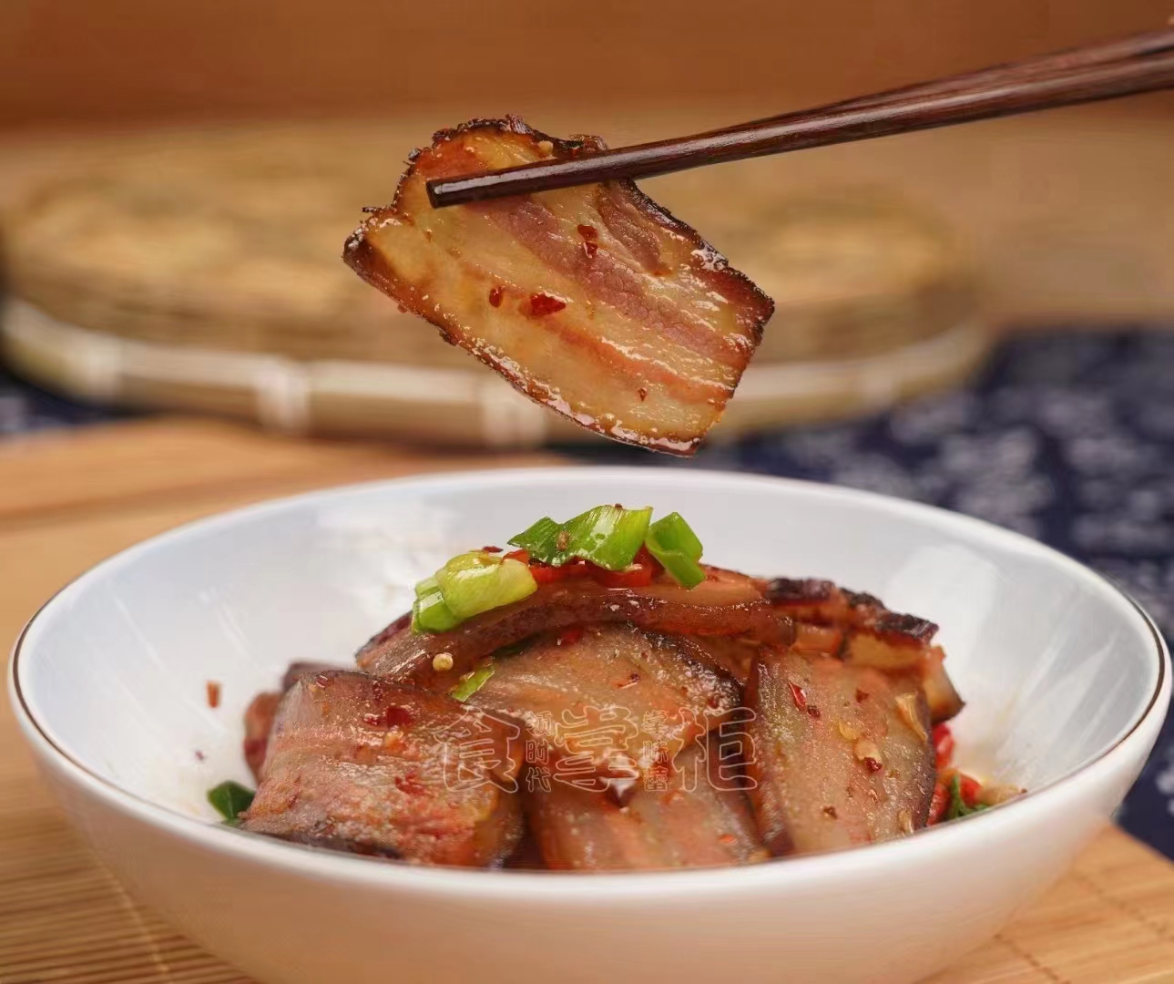 餐桌上(shàng)的(de)湖(hú)湘肴臘肉